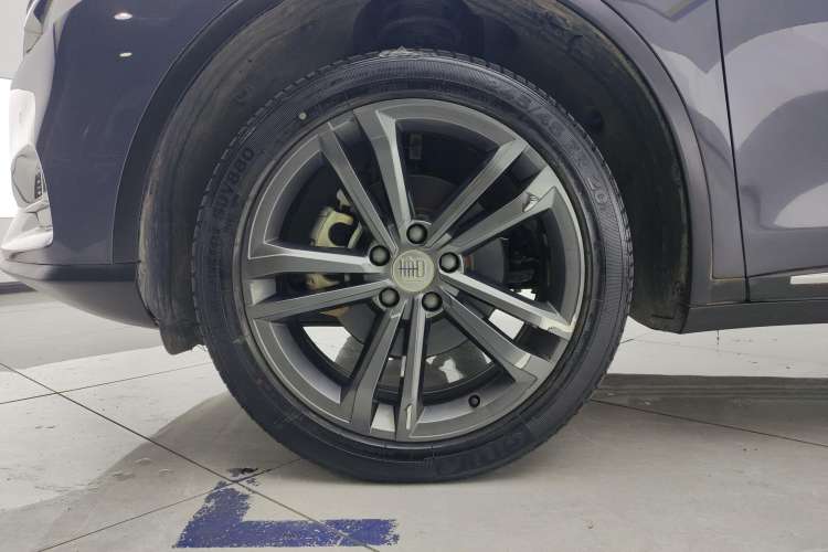 Used BYD Tang 2021 2.0T Automatic Flagship Edition Right Front Wheel Hub