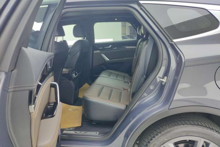 Used BYD Tang 2021 2.0T Automatic Flagship Edition Right Rear Seat