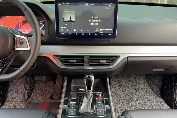 Used BYD Tang 2018 2.0T Automatic SmartConnect Prestige 7-Seater China V Standard Audio And AC Panel