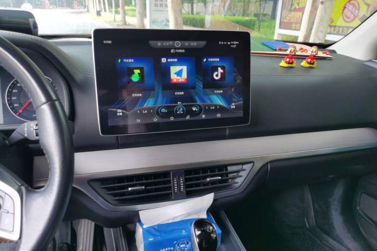 Used BYD Tang 2018 2.0T Automatic SmartConnect Prestige 5-Seater Emission Standard China V Audio And AC Panel