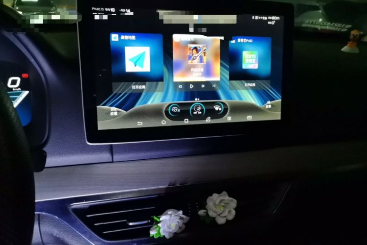 Used BYD Tang 2018 2.0T Automatic SmartConnect Prestige 7-Seater China V Standard Audio And AC Panel