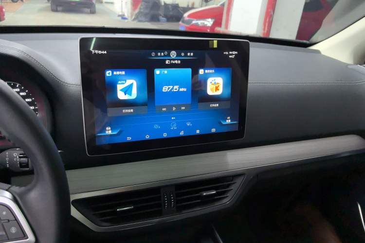 Used BYD Tang 2018 2.0T Automatic Smart Connect Prestige 7-Seater China V Standard Audio And AC Panel