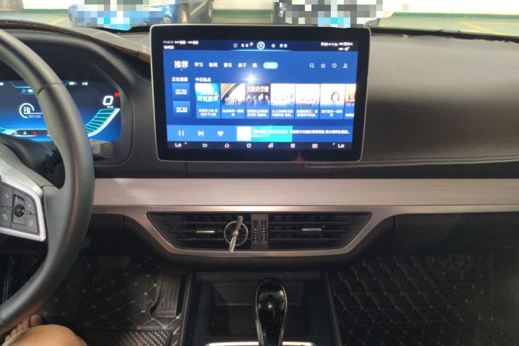 Used BYD Tang 2018 2.0T Automatic SmartConnect Prestige 7-Seater China V Standard Audio And AC Panel