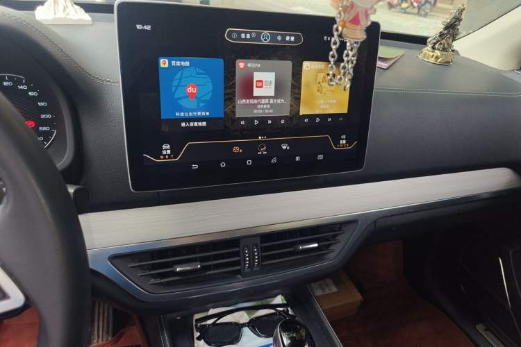 Used BYD Tang 2018 2.0T Automatic SmartConnect Luxury 7-Seater China V Emission Standard Audio And AC Panel