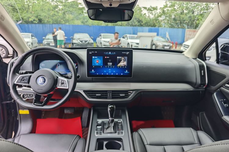 Used BYD Tang 2018 2.0T Automatic SmartConnect Prestige 7-Seater China V Standard Audio And AC Panel