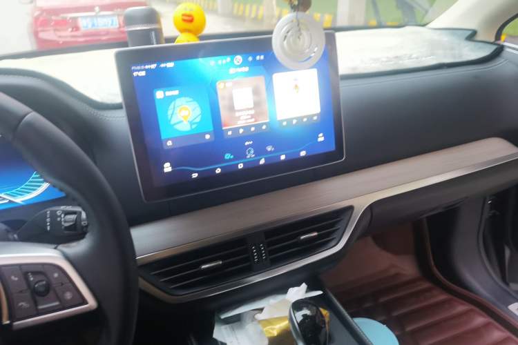 Used BYD Tang 2018 2.0T Automatic SmartConnect Prestige 7-Seater China V Standard Audio And AC Panel