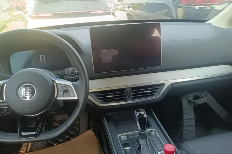 Used BYD Tang 2018 2.0T Automatic SmartConnect Prestige 7-Seater China V Standard Audio And AC Panel