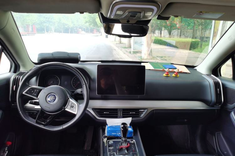 Used BYD Tang 2018 2.0T Automatic SmartConnect Prestige 5-Seater Emission Standard China V Center Console