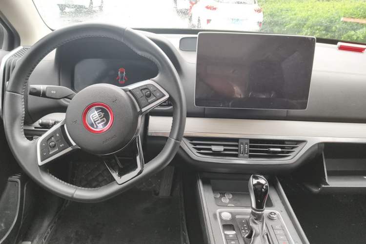 Used BYD Tang 2018 2.0T Automatic SmartConnect Prestige 7-Seater China V Standard Center Console