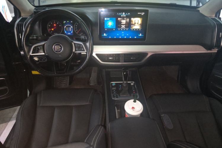 Used BYD Tang 2018 2.0T Automatic Smart Connect Prestige 7-Seater China V Standard Center Console