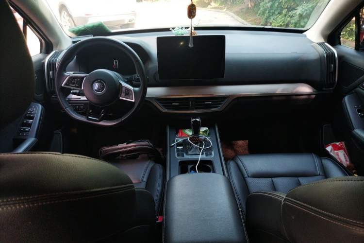 Used BYD Tang 2018 2.0T Automatic SmartConnect Prestige 7-Seater China V Standard Center Console