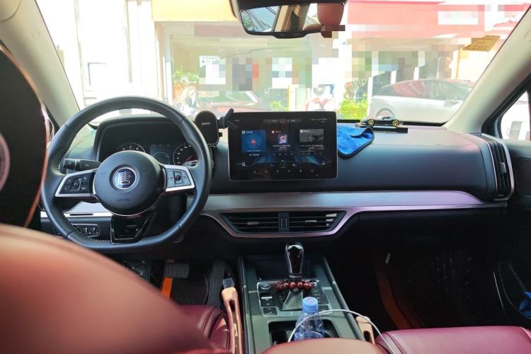 Used BYD Tang 2018 2.0T Automatic SmartConnect Luxury 7-Seater China V Emission Standard Center Console