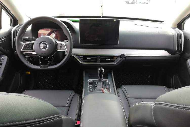 Used BYD Tang 2018 2.0T Automatic SmartConnect Prestige 7-Seater China V Standard Center Console