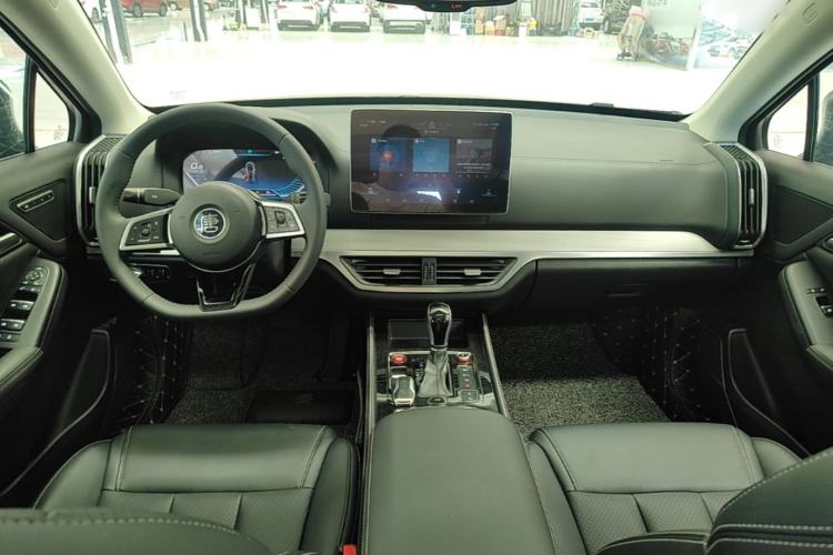 Used BYD Tang 2018 2.0T Automatic SmartConnect Prestige 7-Seater China V Standard Center Console
