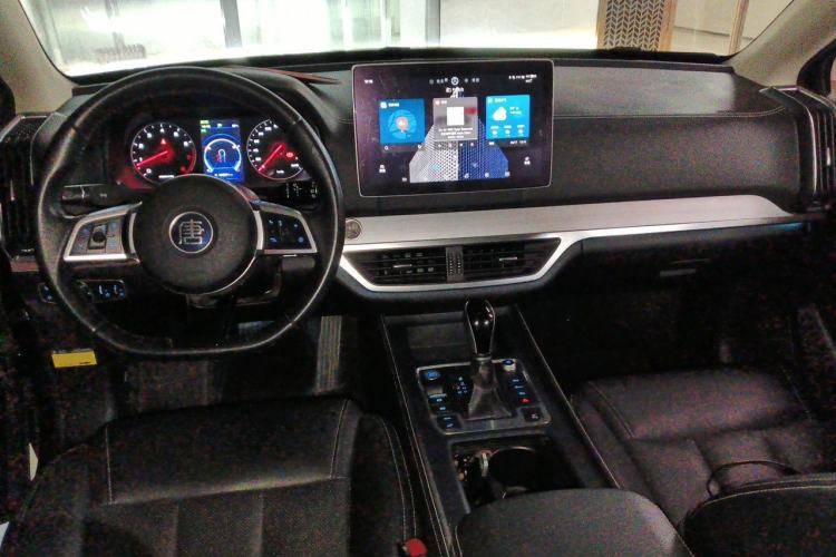Used BYD Tang 2018 2.0T Automatic SmartConnect Prestige 5-Seater Emission Standard China V Center Console
