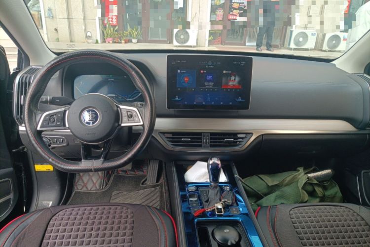 Used BYD Tang 2018 2.0T Automatic SmartConnect Prestige 7-Seater China V Standard Center Console