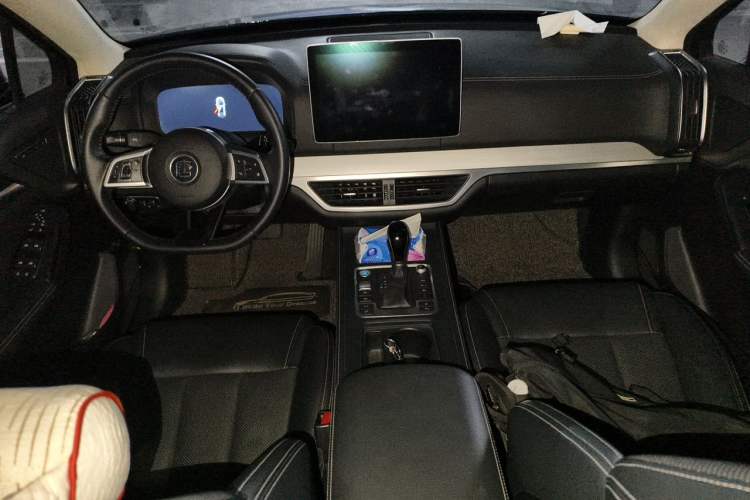 Used BYD Tang 2018 2.0T Automatic SmartConnect Prestige 7-Seater China V Standard Center Console
