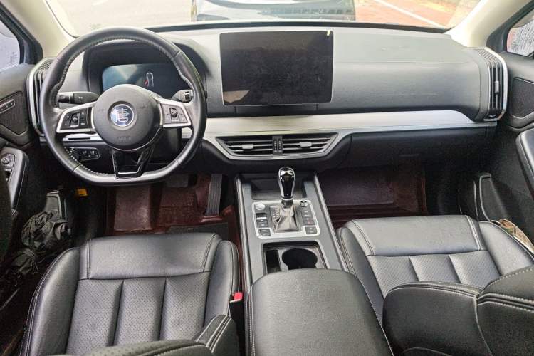 Used BYD Tang 2018 2.0T Automatic SmartConnect Prestige 7-Seater China V Standard Center Console