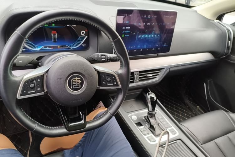 Used BYD Tang 2018 2.0T Automatic SmartConnect Prestige 7-Seater China V Standard Center Console