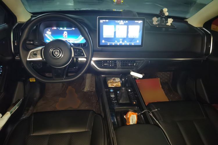 Used BYD Tang 2018 2.0T Automatic SmartConnect Prestige 7-Seater China V Standard Center Console