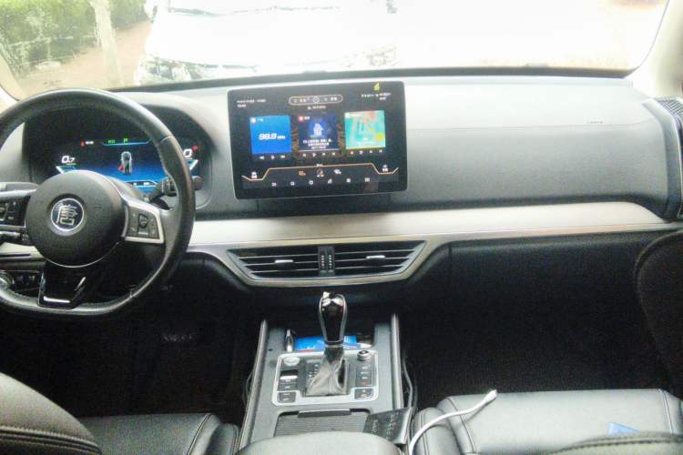Used BYD Tang 2018 2.0T Automatic SmartConnect Prestige 7-Seater China V Standard Center Console