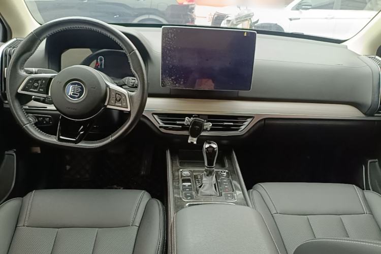 Used BYD Tang 2018 2.0T Automatic SmartConnect Prestige 7-Seater China V Standard Center Console