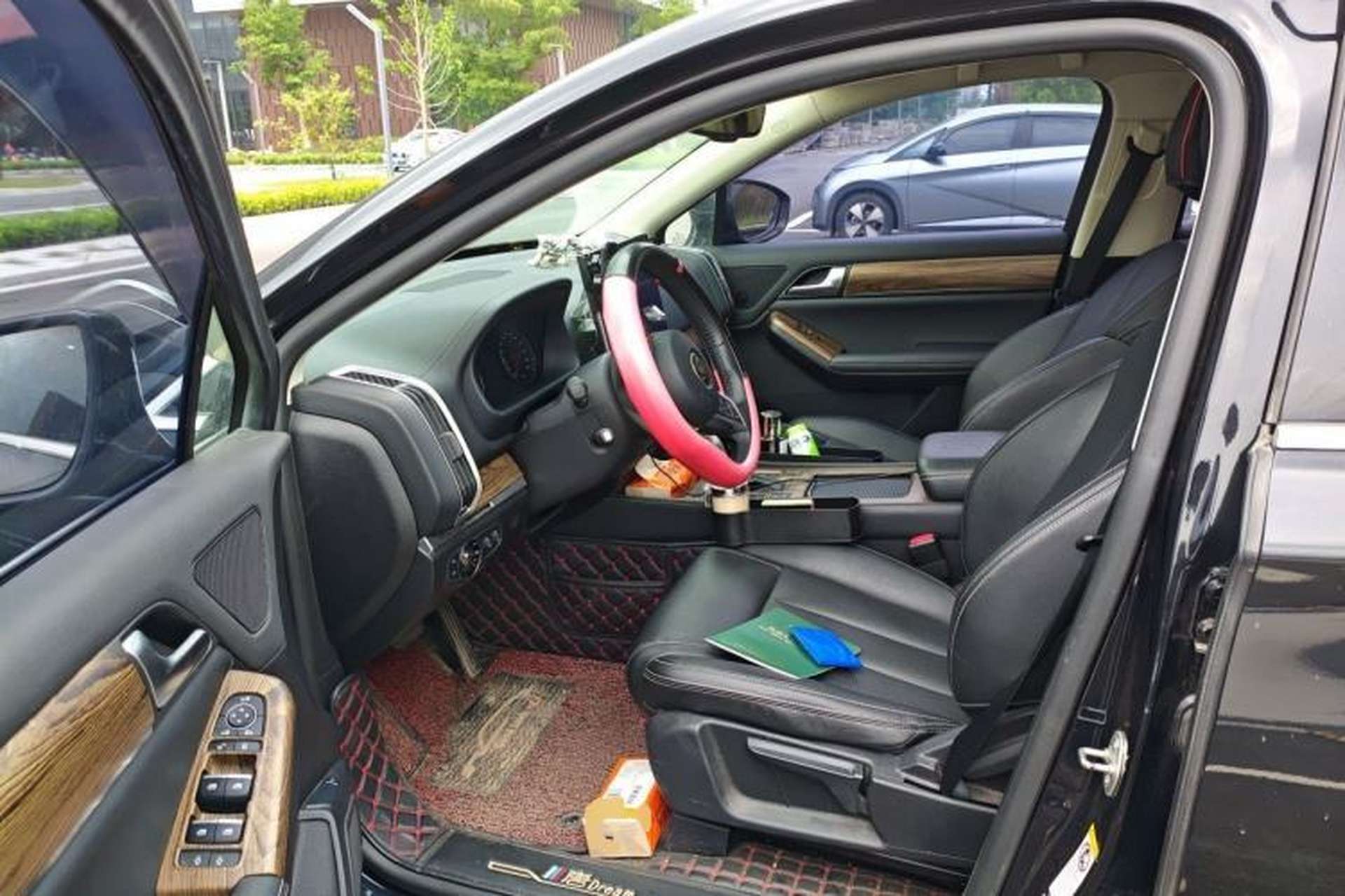 Used BYD Tang 2018 2.0T Automatic SmartConnect Luxury 7-Seater China V Emission Standard Driver Seat