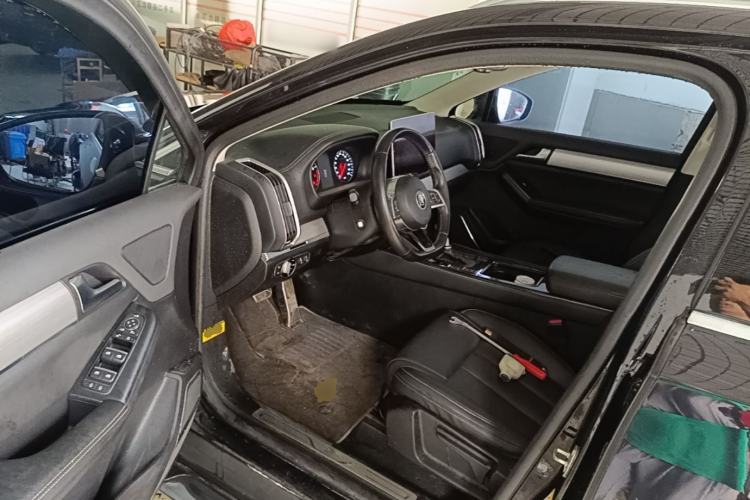 Used BYD Tang 2018 2.0T Automatic SmartConnect Luxury 7-Seater China V Emission Standard Driver Seat