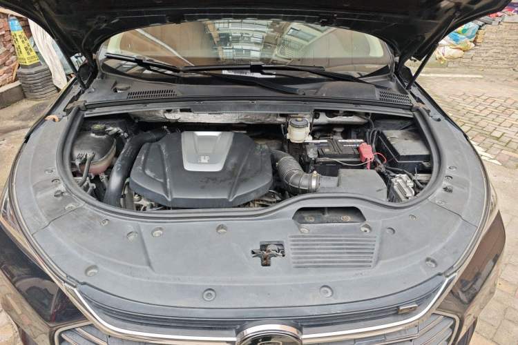 Used BYD Tang 2018 2.0T Automatic SmartConnect Prestige 7-Seater China V Standard Engine Bay