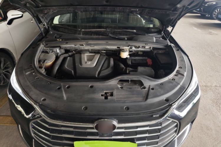 Used BYD Tang 2018 2.0T Automatic Smart Connect Prestige 7-Seater China V Standard Engine Bay