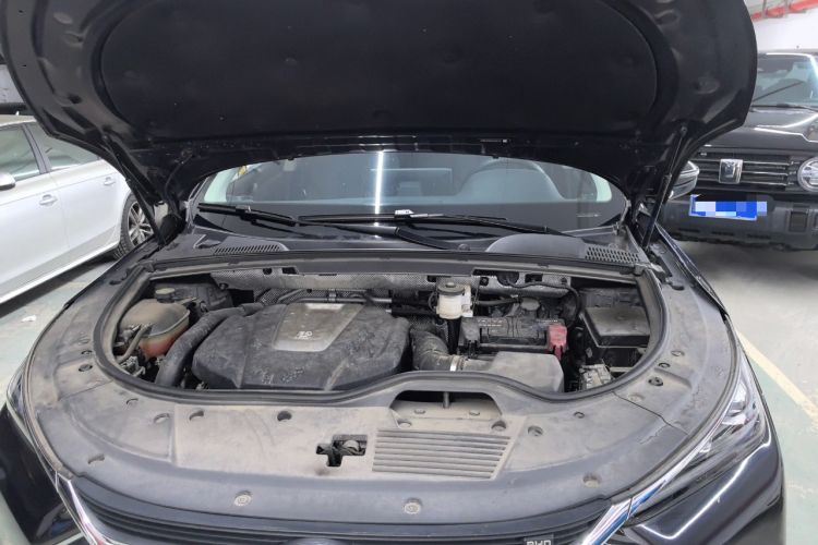 Used BYD Tang 2018 2.0T Automatic Smart Connect Prestige 7-Seater China V Standard Engine Bay
