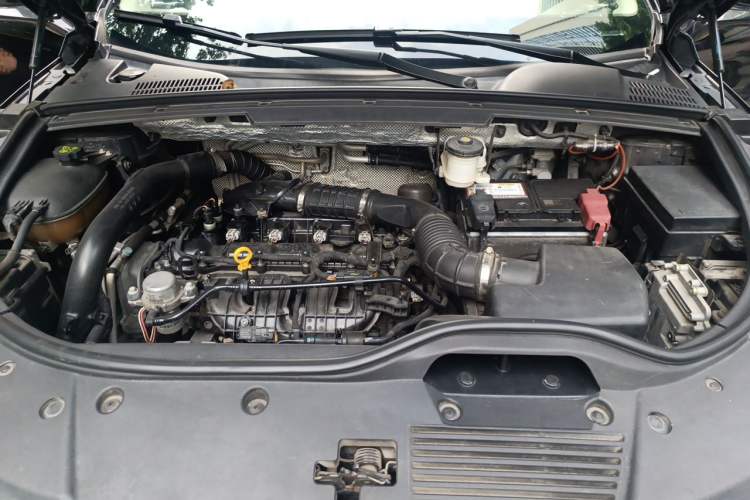 Used BYD Tang 2018 2.0T Automatic Smart Connect Prestige 7-Seater China V Standard Engine Bay