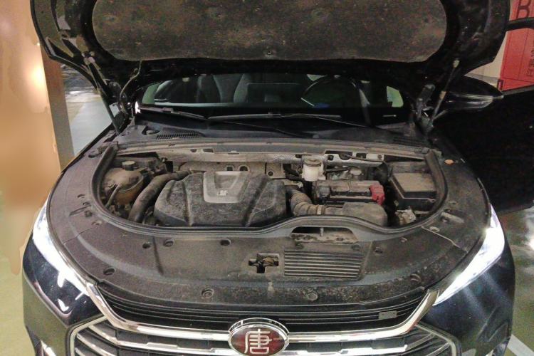 Used BYD Tang 2018 2.0T Automatic SmartConnect Prestige 5-Seater Emission Standard China V Engine Bay