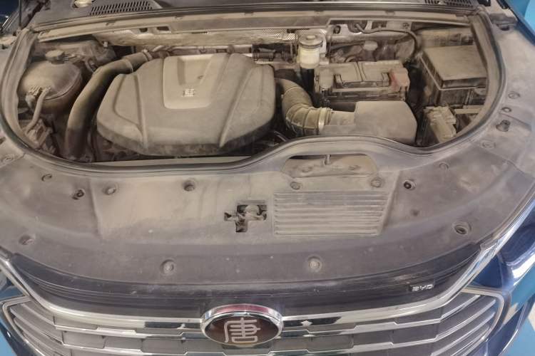 Used BYD Tang 2018 2.0T Automatic Smart Connect Prestige 7-Seater China V Standard Engine Bay