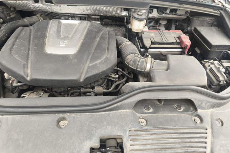 Used BYD Tang 2018 2.0T Automatic SmartConnect Prestige 7-Seater China V Standard Engine Bay