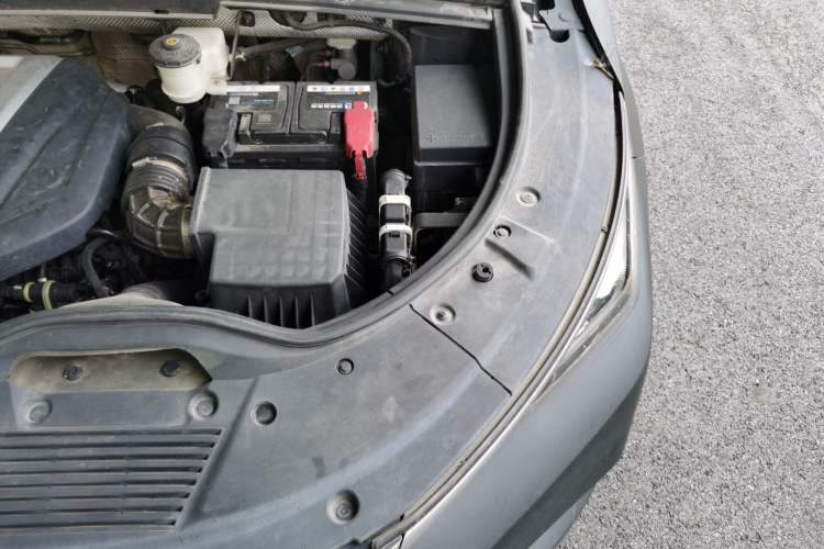 Used BYD Tang 2018 2.0T Automatic SmartConnect Prestige 5-Seater Emission Standard China V Engine Bay Left