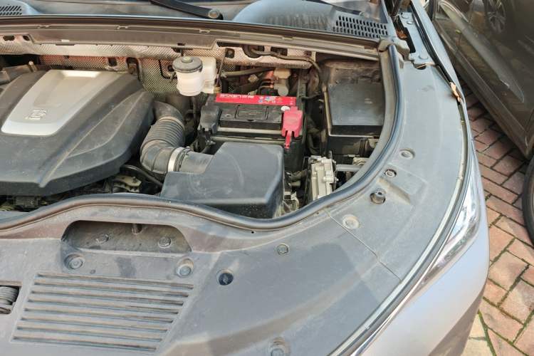 Used BYD Tang 2018 2.0T Automatic SmartConnect Luxury 7-Seater China V Emission Standard Engine Bay Left