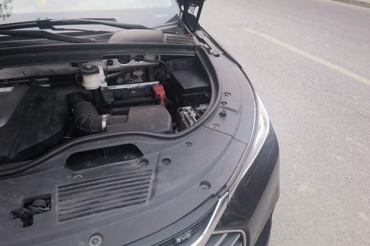 Used BYD Tang 2018 2.0T Automatic SmartConnect Prestige 7-Seater China V Standard Engine Bay Left
