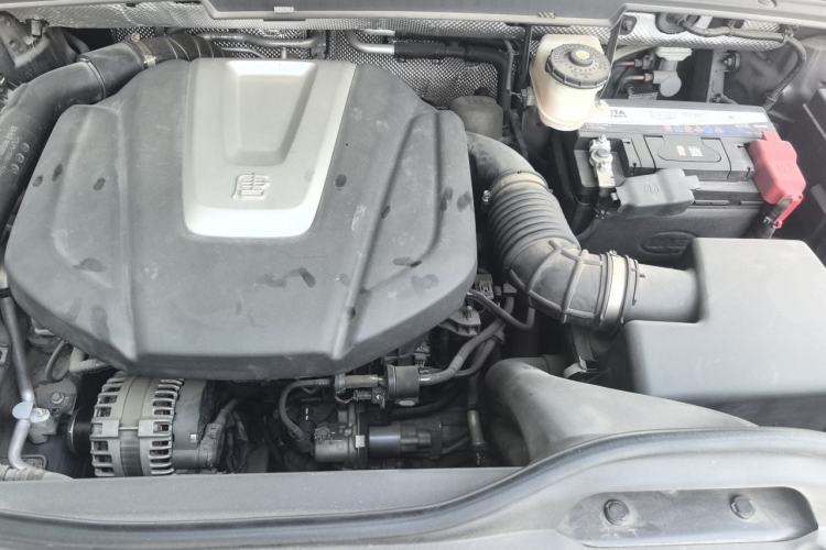 Used BYD Tang 2018 2.0T Automatic SmartConnect Prestige 7-Seater China V Standard Engine Bay