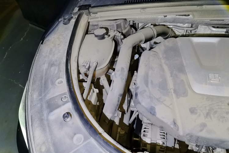 Used BYD Tang 2018 2.0T Automatic SmartConnect Prestige 7-Seater China V Standard Engine Bay Right