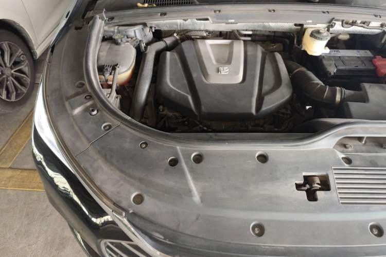 Used BYD Tang 2018 2.0T Automatic Smart Connect Prestige 7-Seater China V Standard Engine Bay Right