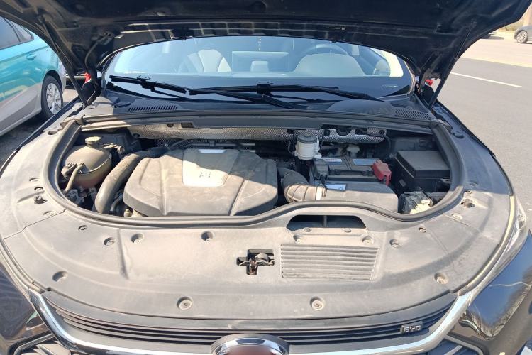 Used BYD Tang 2018 2.0T Automatic Smart Connect Prestige 7-Seater China V Standard Engine Bay