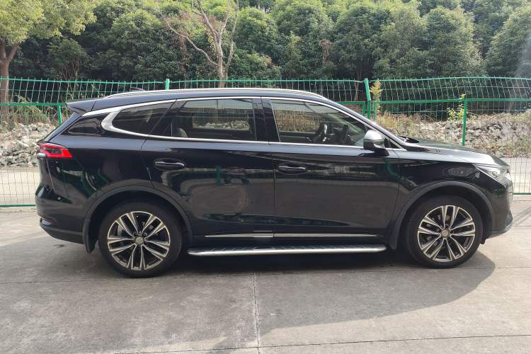 Used BYD Tang 2018 2.0T Automatic SmartConnect Prestige 7-Seater China V Standard Exterior 3