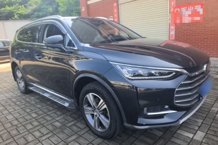 Used BYD Tang 2018 2.0T Automatic SmartConnect Luxury Edition 5 Seats China V Standard Front Right 45 Deg