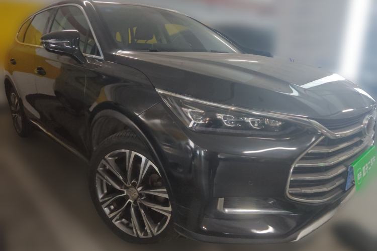 Used BYD Tang 2018 2.0T Automatic Smart Connect Prestige 7-Seater China V Standard Front Right 45 Deg