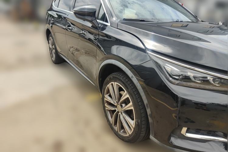 Used BYD Tang 2018 2.0T Automatic SmartConnect Prestige 7-Seater China V Standard Front Right 45 Deg