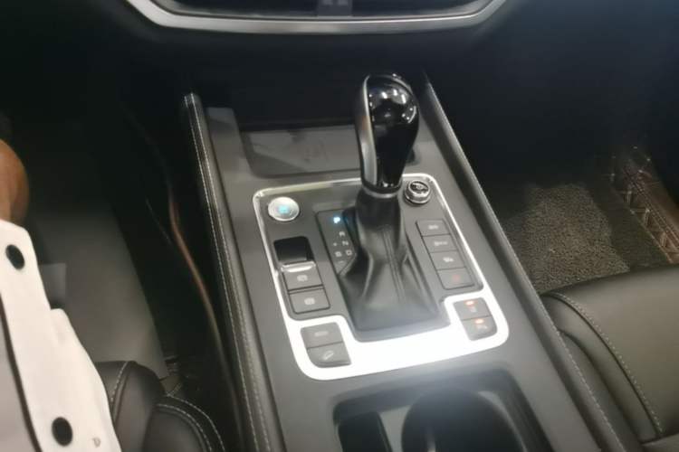 Used BYD Tang 2018 2.0T Automatic SmartConnect Prestige 7-Seater China V Standard Gear Lever