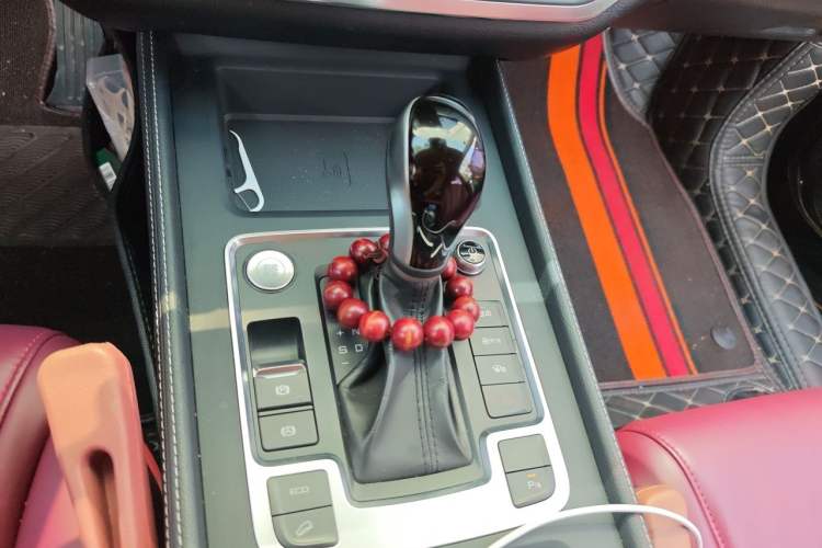 Used BYD Tang 2018 2.0T Automatic SmartConnect Luxury 7-Seater China V Emission Standard Gear Lever