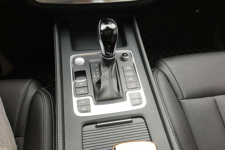 Used BYD Tang 2018 2.0T Automatic SmartConnect Prestige 7-Seater China V Standard Gear Lever