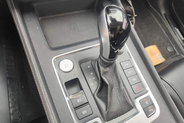Used BYD Tang 2018 2.0T Automatic SmartConnect Prestige 7-Seater China V Standard Gear Lever